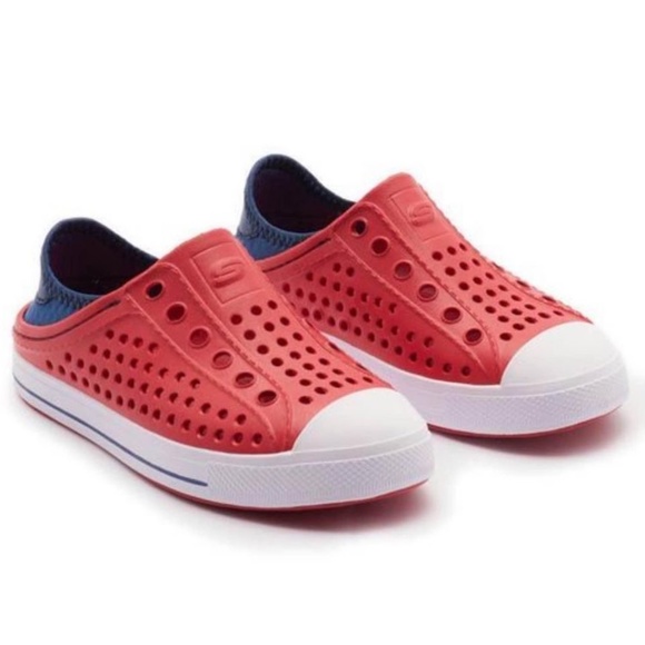 BRAND NEW boy youth skechers machine washable foamies red shoes size 2Y - Picture 1 of 8